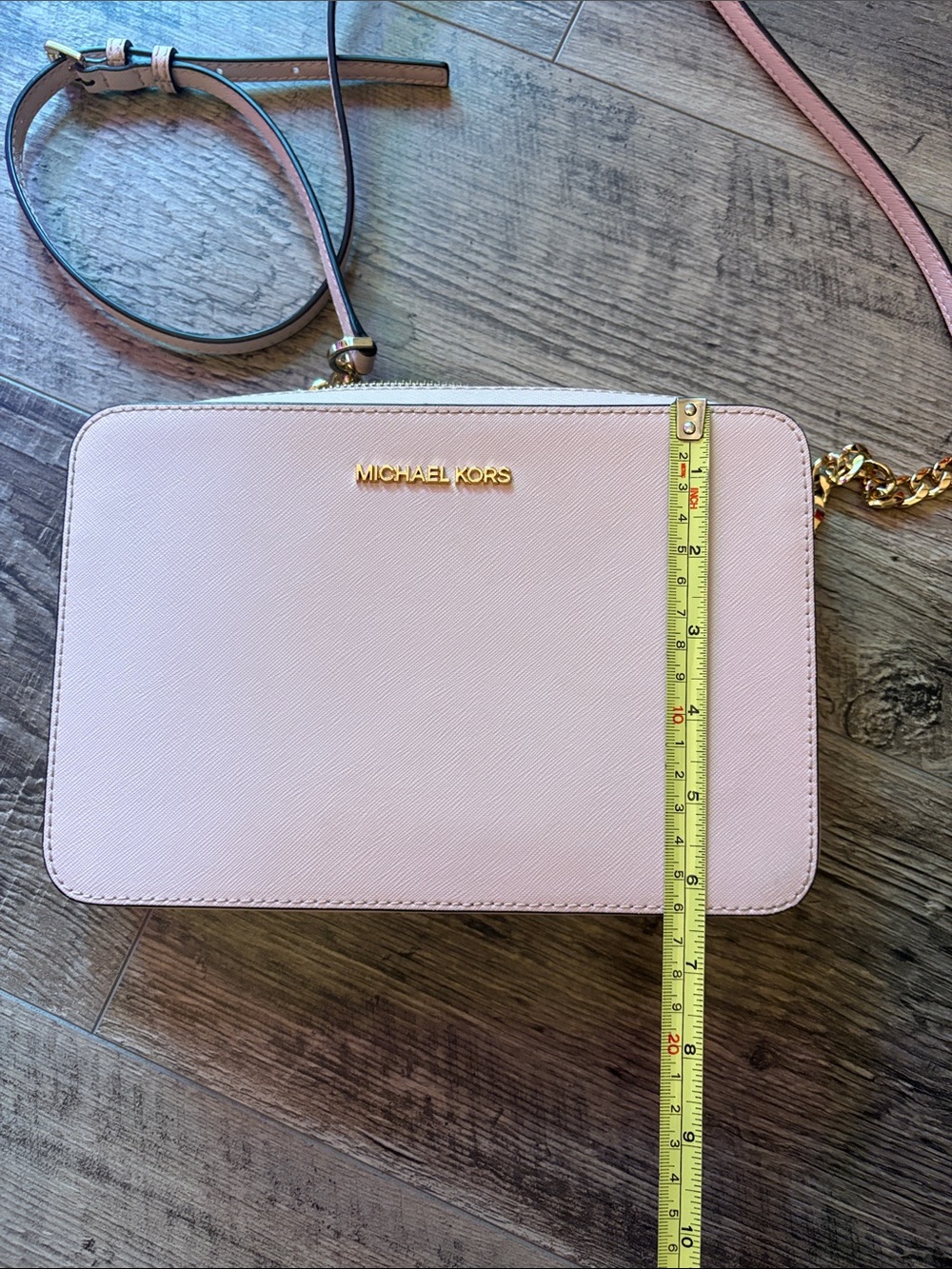 Michael Kors Blush Crossbody with Gold Chain - Picture 7 of 10